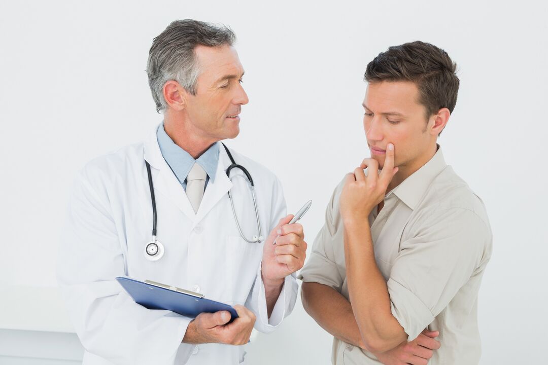 consultation avec un médecin sur le coût de la chirurgie d'agrandissement du pénis